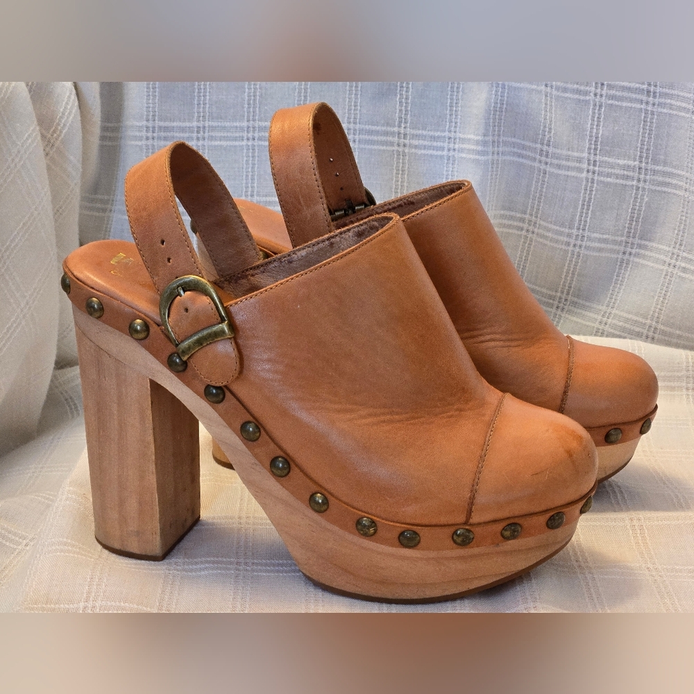Woodies By Jeffrey Campbell High Clogs Brass Nailhead Trim Charlie C 8M *READ